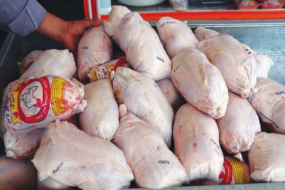 عرضه مرغ با نرخ بیش از ۹۰ هزار تومان تخلف است
