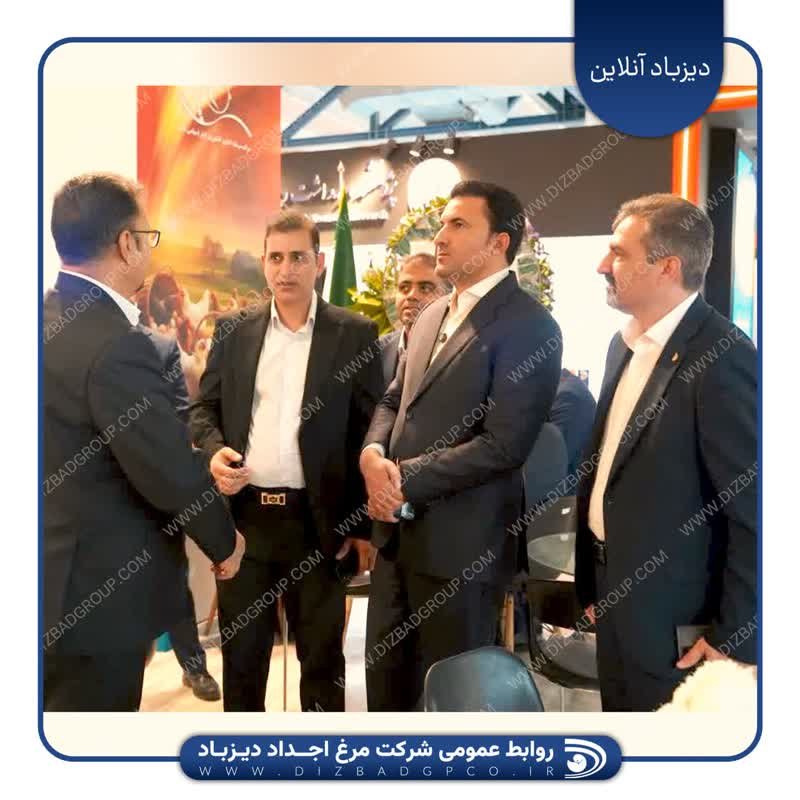 بازدید مدیرعامل محترم هلدینگ سرمایه‌گذاری کشاورزی کوثر از غرفه شرکت مرغ اجداد دیزباد